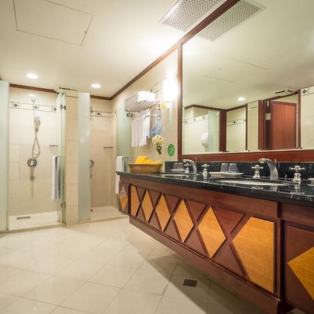 Formosan Naruwan Hotel T'ai-tung Eksteriør bilde A bathroom in a hotel